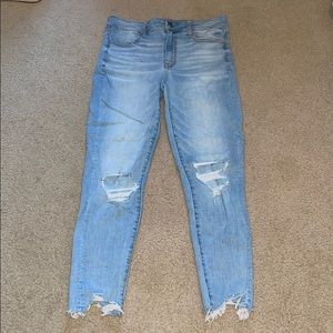 American Eagle Light Wash Skinny Jeans